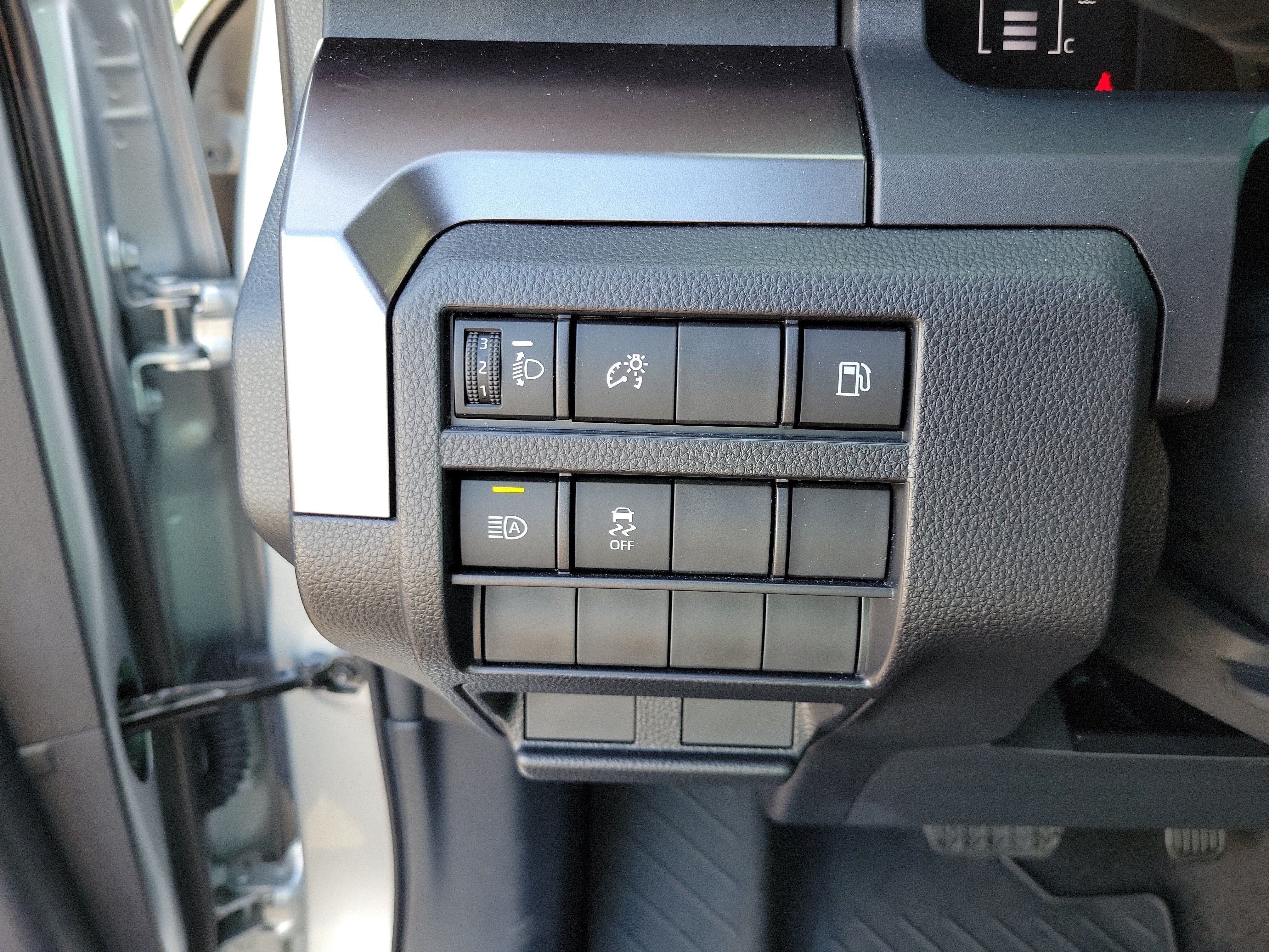 Used 2025 Toyota 4Runner SR5 AWD/4WD image 26