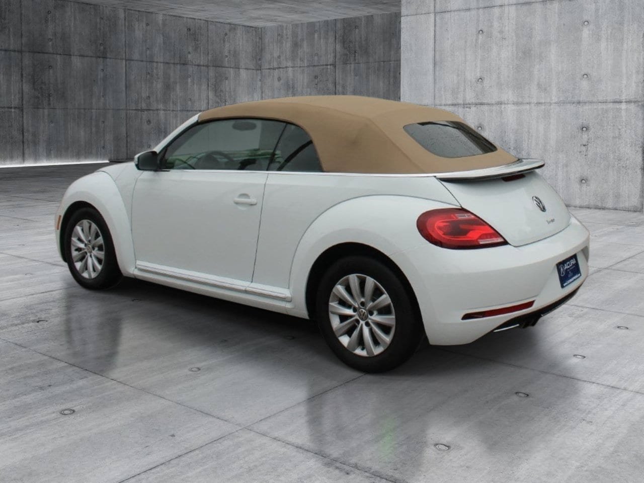 Used 2019 Volkswagen Beetle 2.0T S FWD image 3
