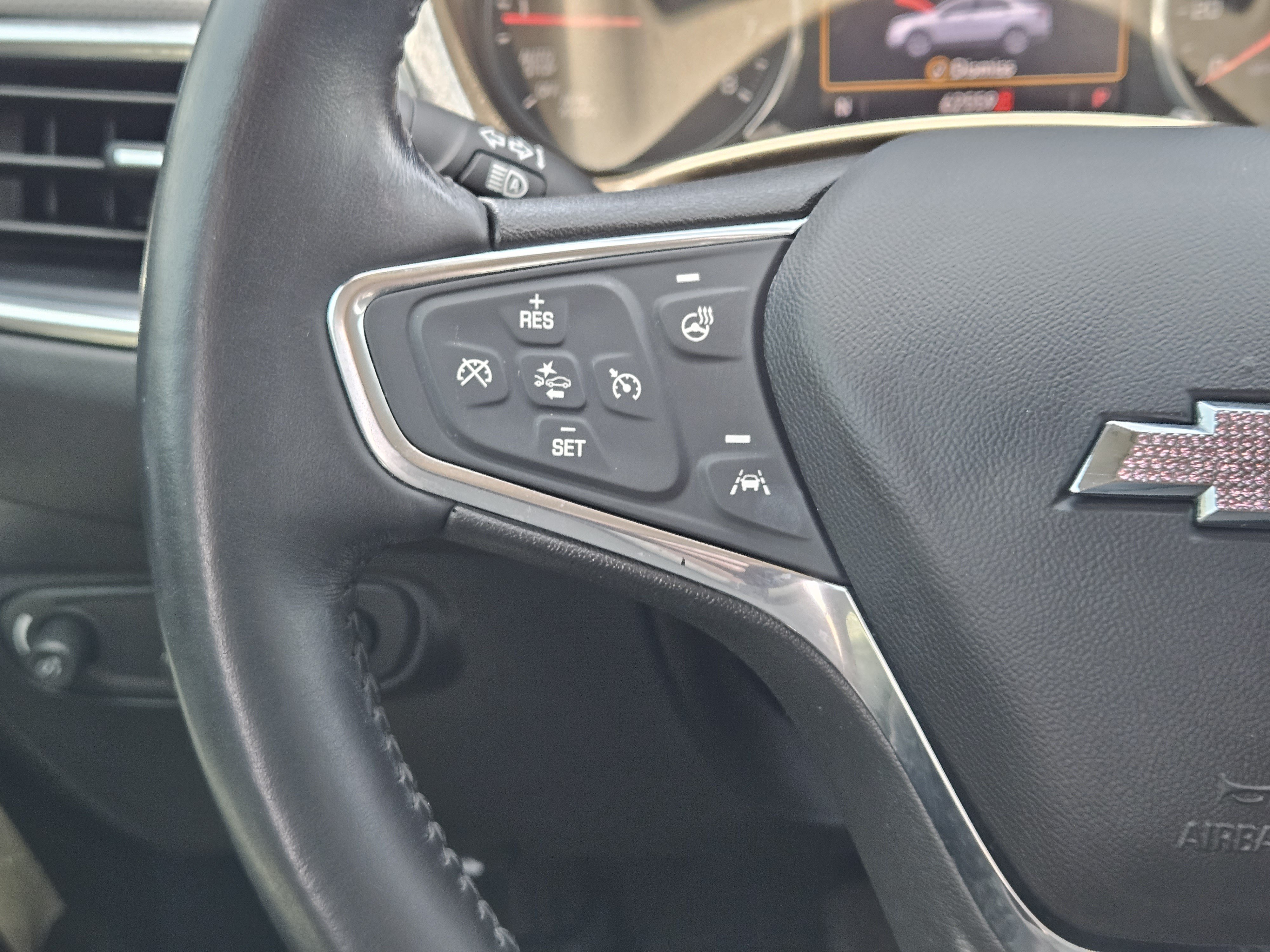 Used 2020 Chevrolet Equinox Premier FWD image 26
