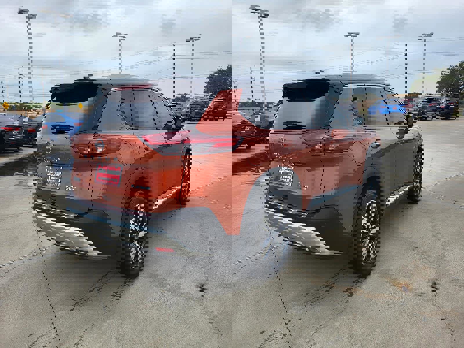 Used 2023 Nissan Rogue Platinum w/ Platinum Premium Package image 5