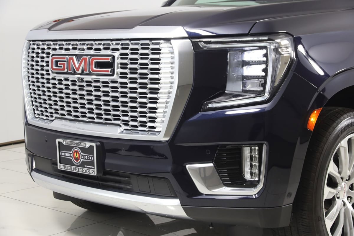 Used 2023 GMC Yukon XL Denali w/ Advanced Technology Package AWD/4WD image 58