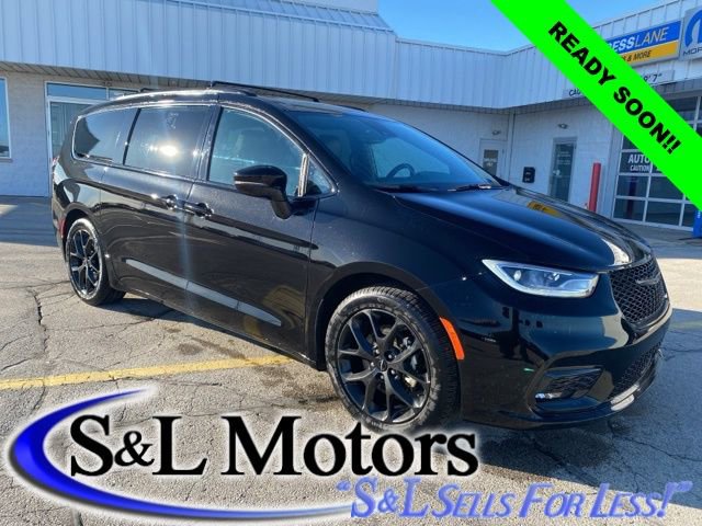 Used 2025 Chrysler Pacifica Limited