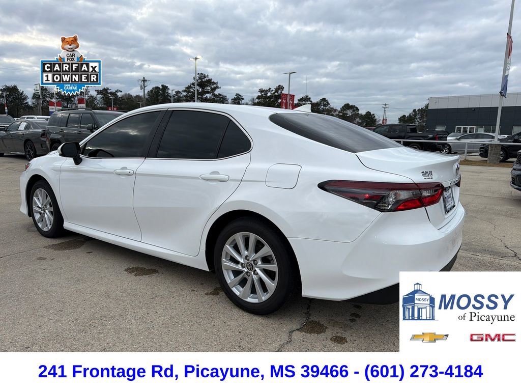 Used 2024 Toyota Camry LE image 3