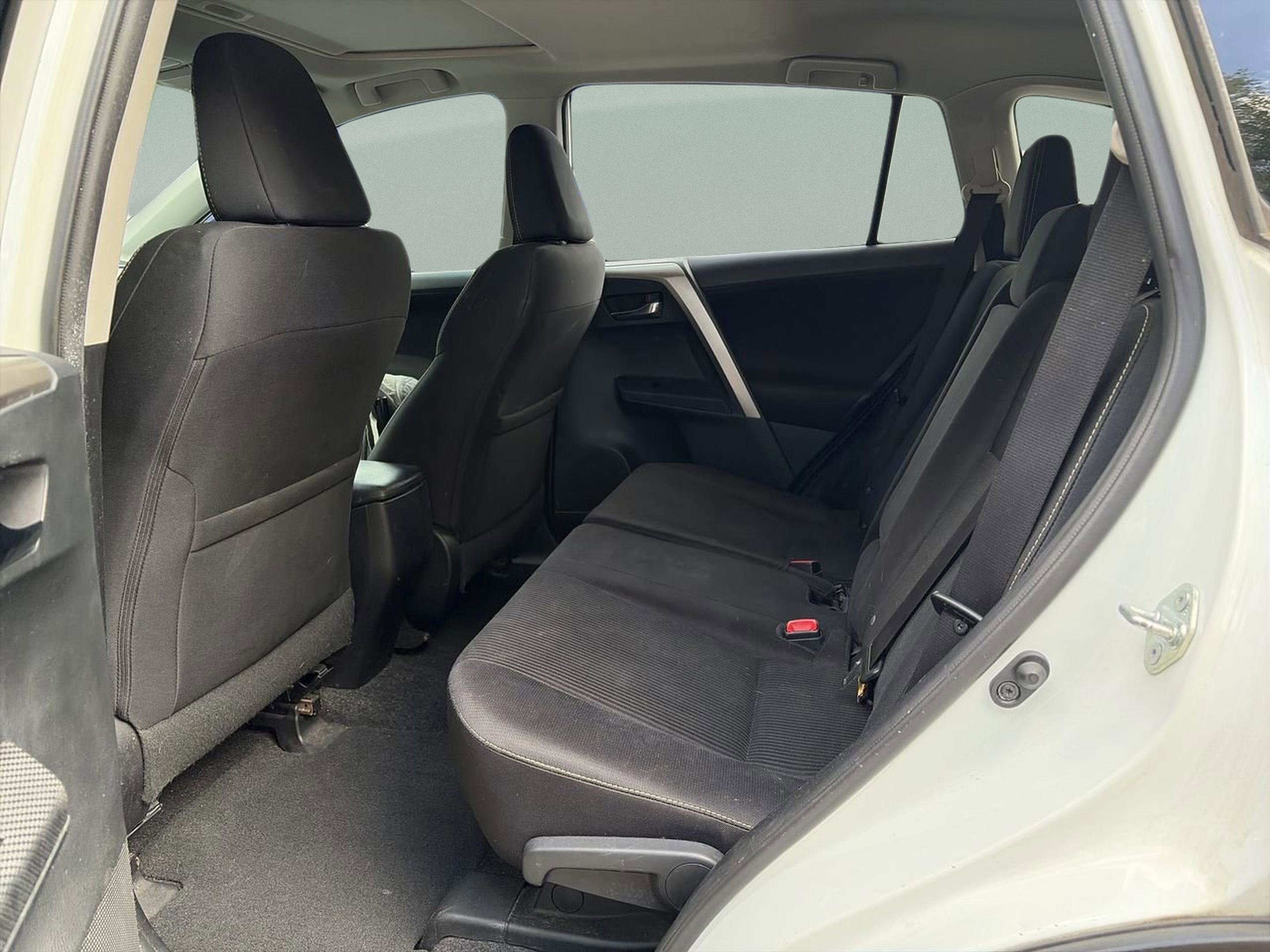 Used 2014 Toyota RAV4 XLE FWD image 17