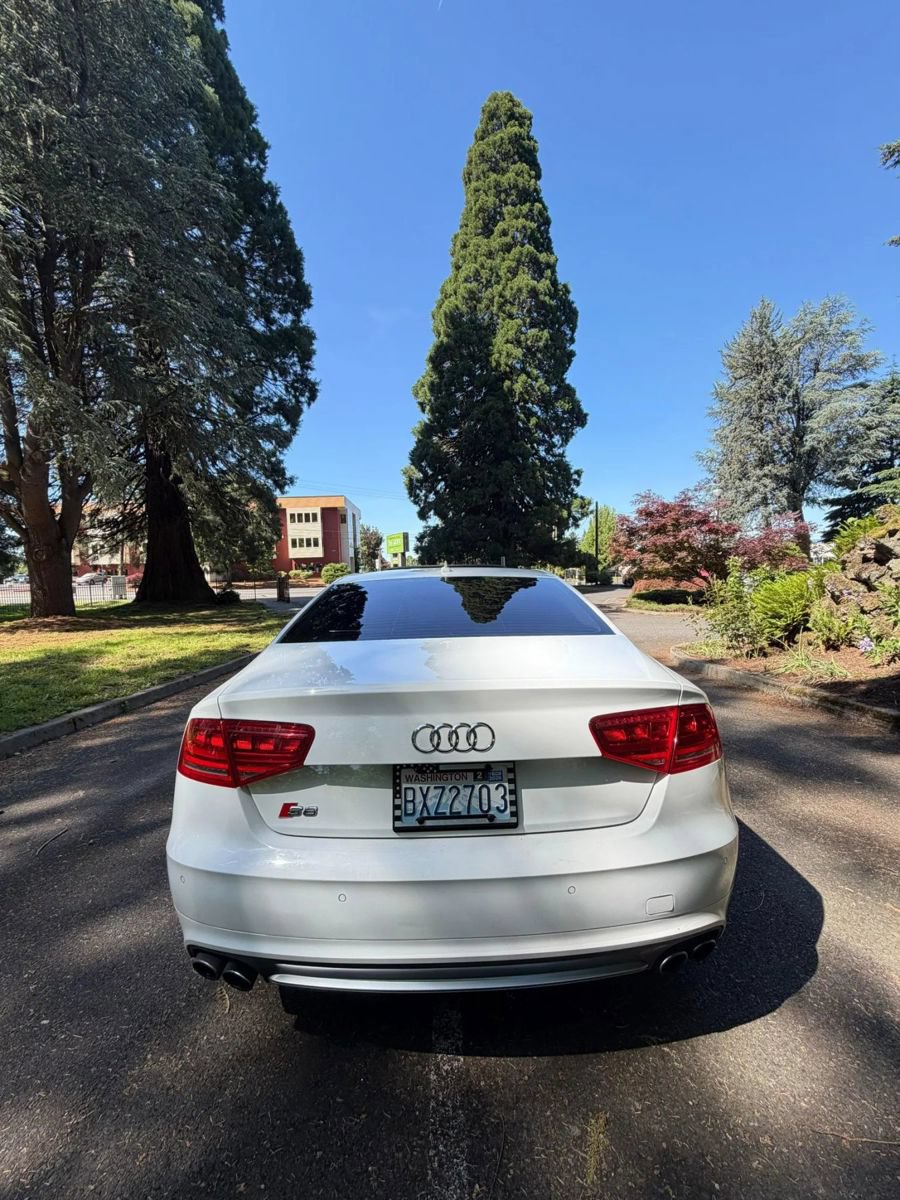 Used 2014 Audi S8 AWD/4WD image 6