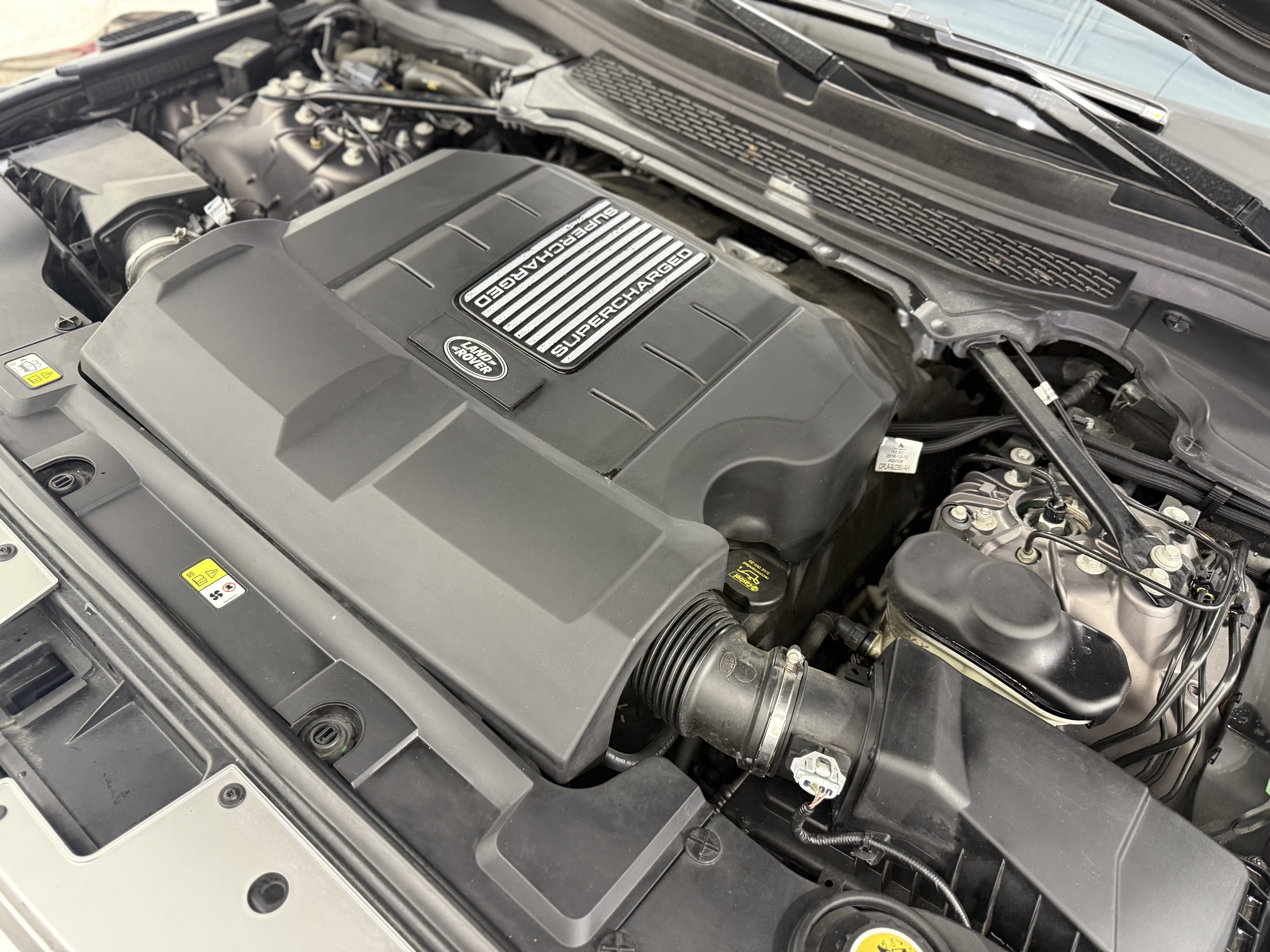 Used 2017 Land Rover Range Rover Supercharged image 28