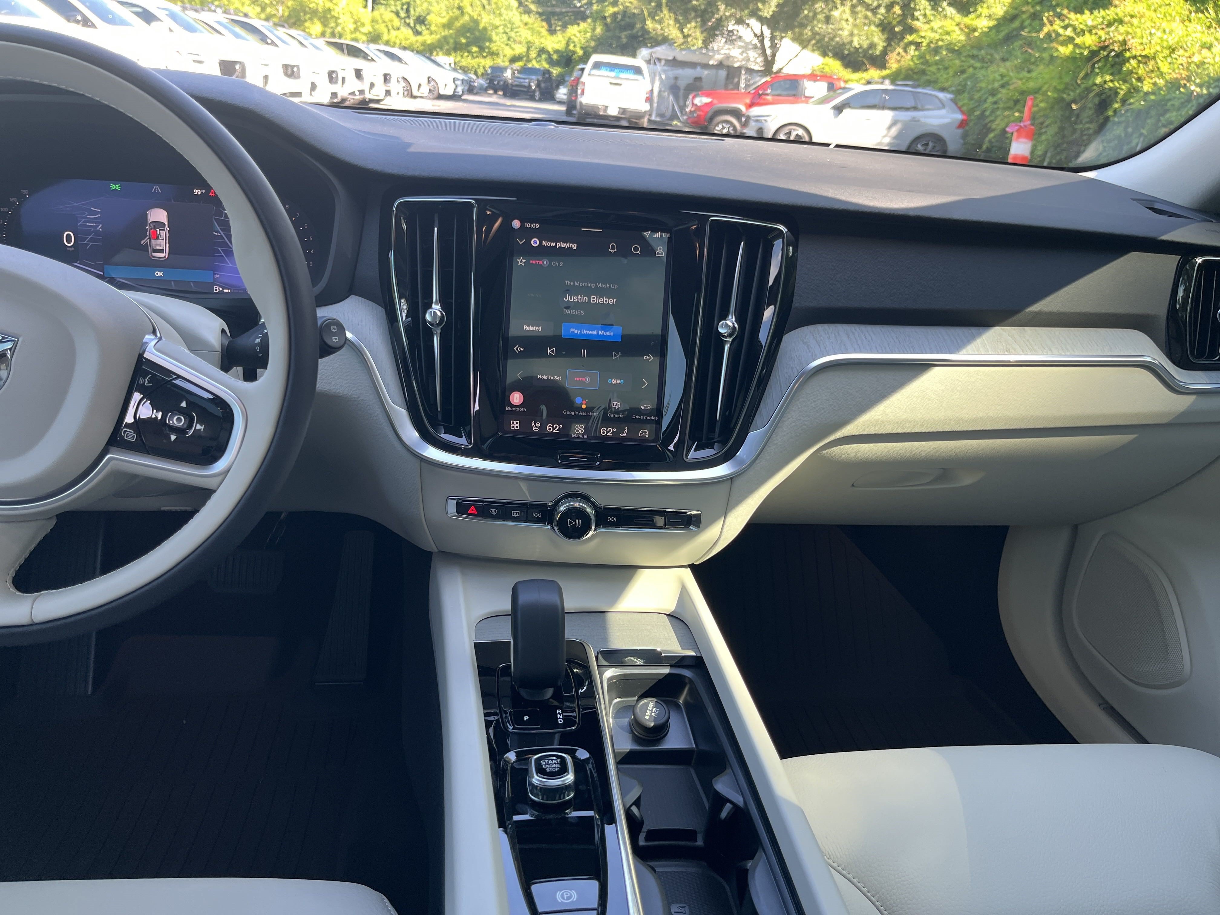 Certified 2026 Volvo V60 B5 Cross Country Plus w/ Protection Package Premier AWD/4WD image 25