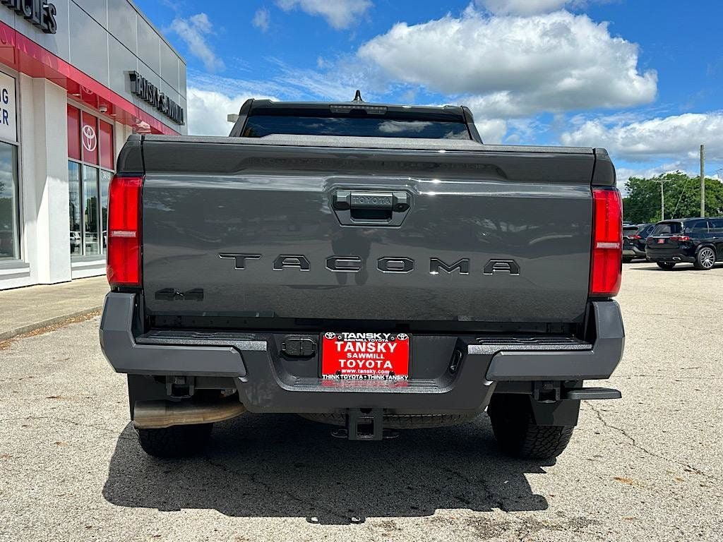 Certified 2024 Toyota Tacoma TRD Off-Road AWD/4WD image 4