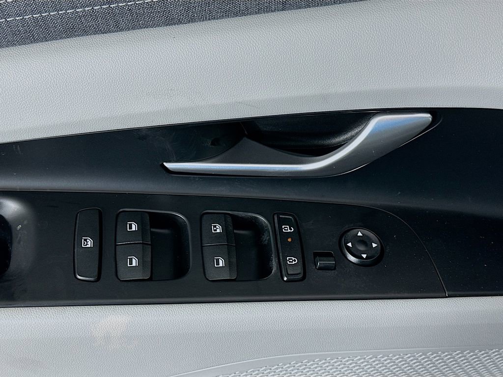 New 2026 Hyundai Elantra Limited image 19