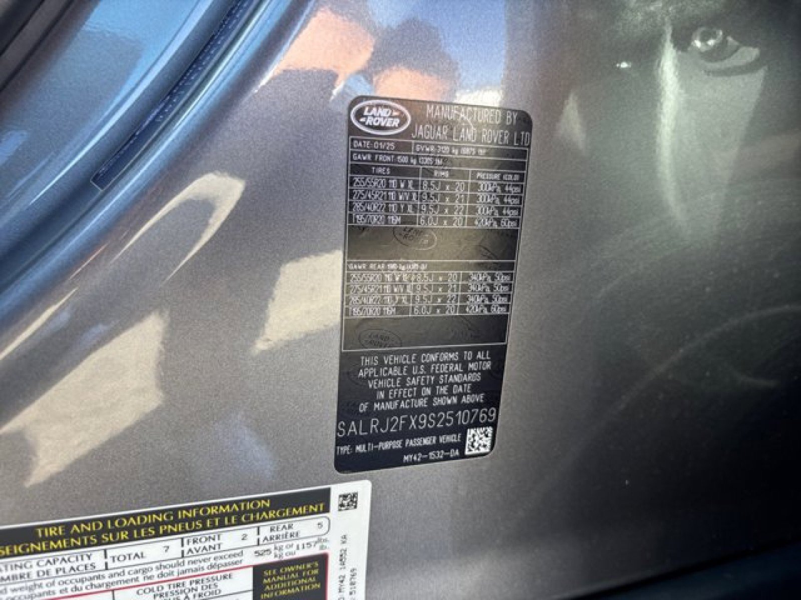 New 2025 Land Rover Discovery S image 23