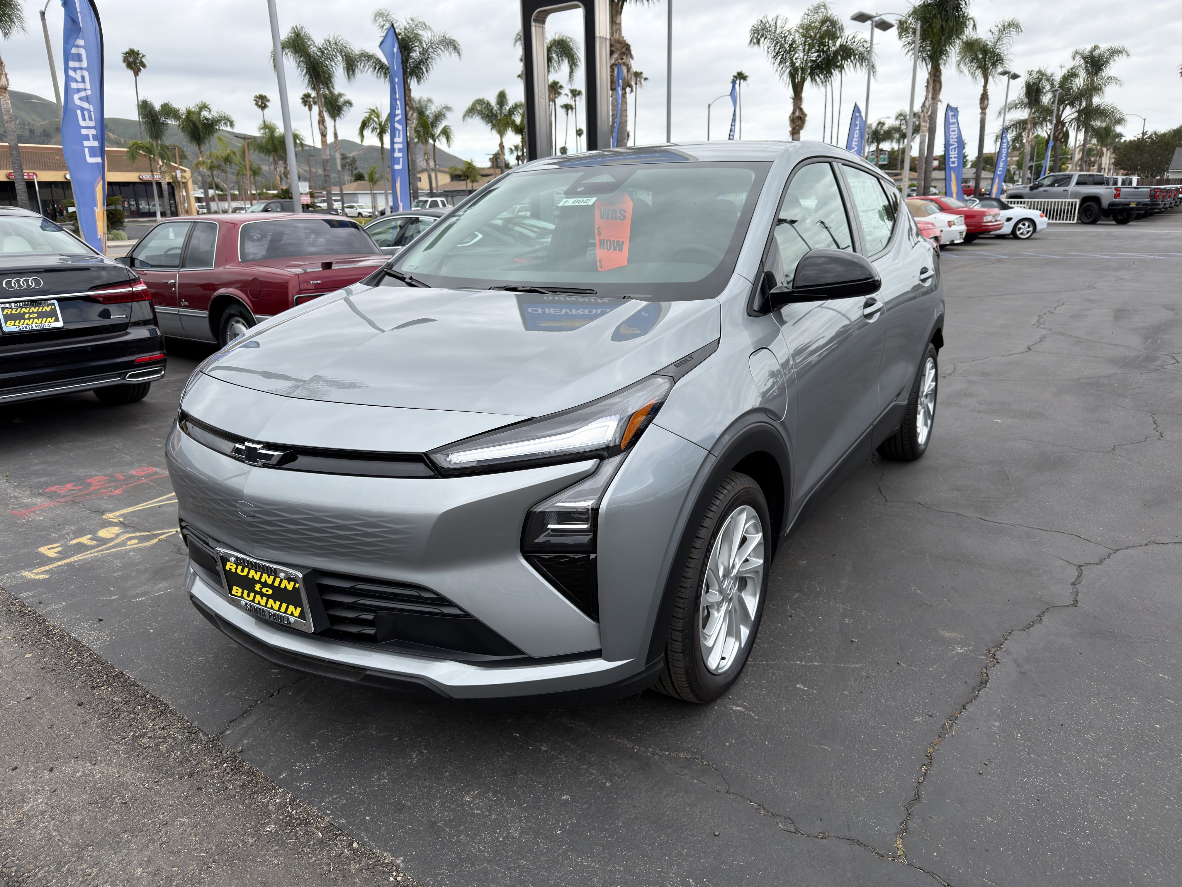 New 2027 Chevrolet Bolt LT w/ Comfort Package FWD image 4