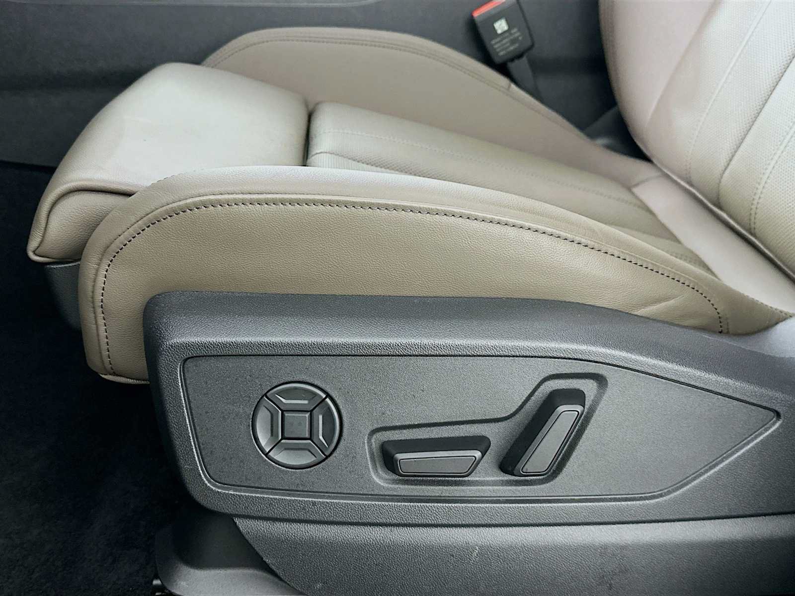 New 2025 Audi Q5 Premium Plus AWD/4WD image 18