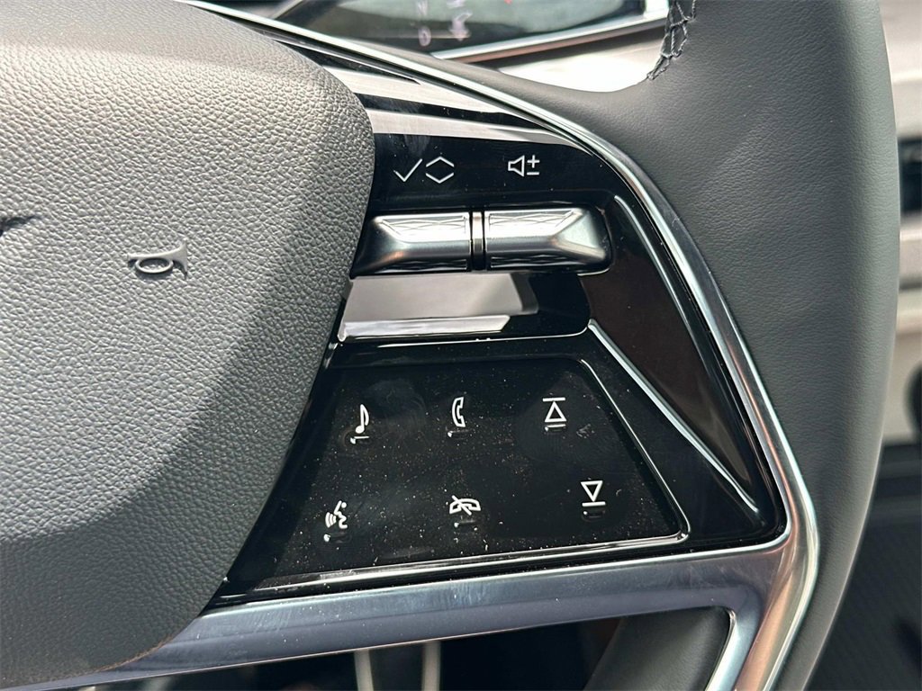 New 2026 Cadillac Vistiq Sport image 23