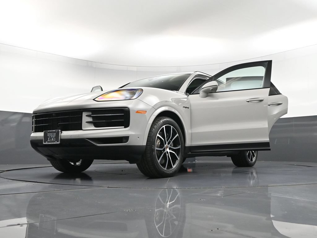 Certified 2026 Porsche Cayenne E-Hybrid AWD/4WD image 38