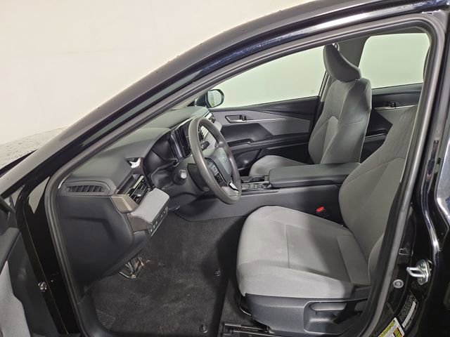 Used 2025 Toyota Camry LE image 12