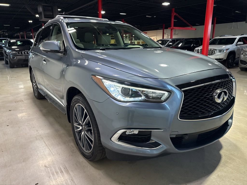 Used 2017 INFINITI QX60 Luxe w/ Deluxe Technology Package AWD/4WD image 8