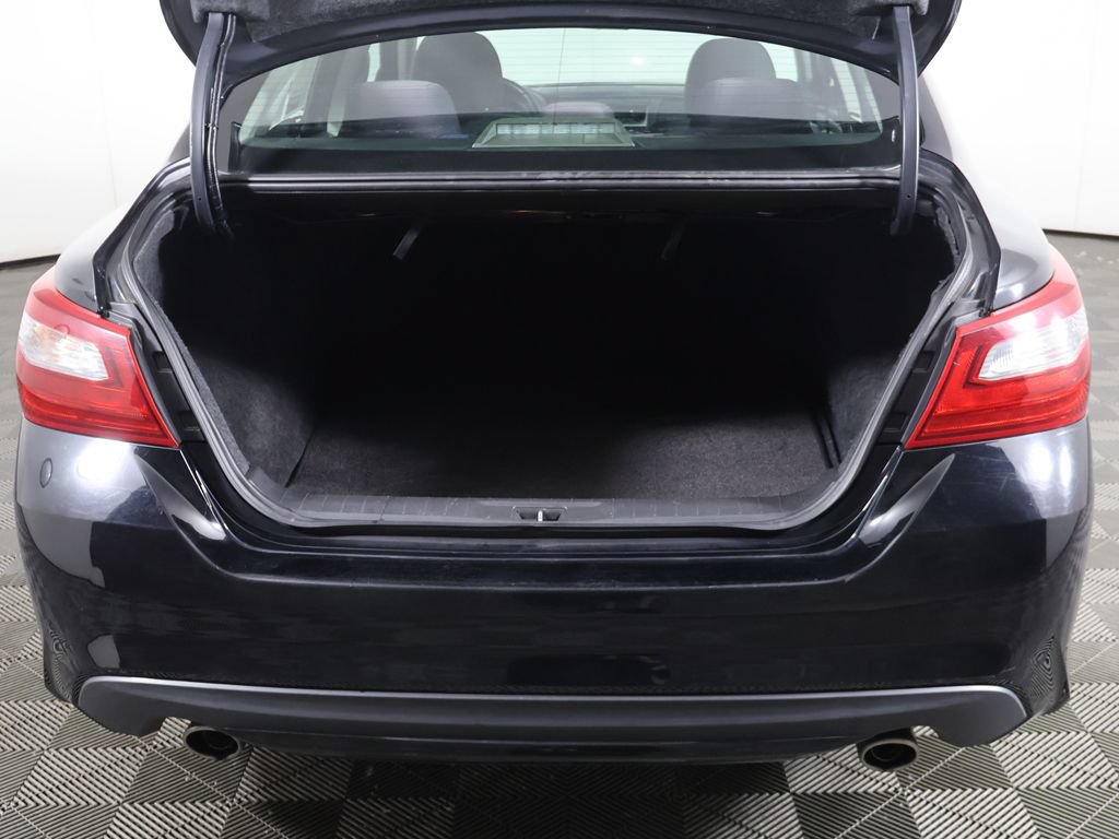 Used 2018 Nissan Altima 2.5 SV FWD image 12