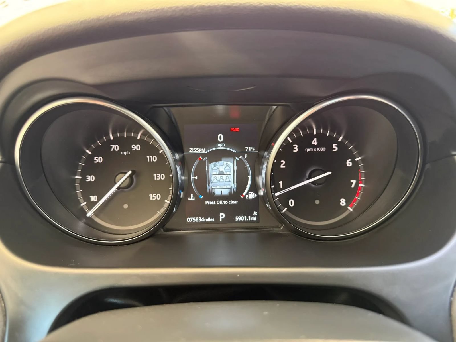 Used 2018 Land Rover Discovery Sport SE AWD/4WD image 28