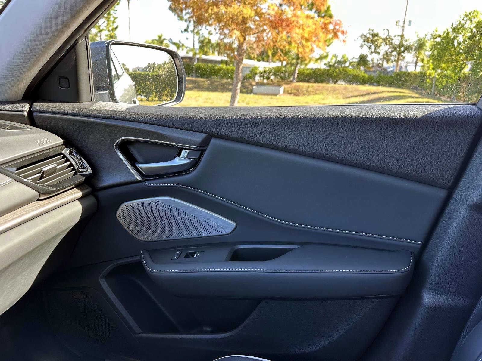 Used 2025 Acura RDX SH-AWD w/ Advance Package image 18