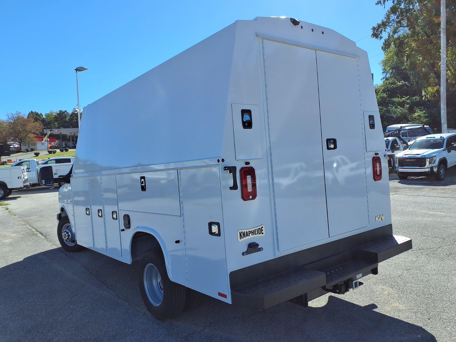 New 2026 GMC Savana 3500 w/ Power Convenience Package RWD image 22