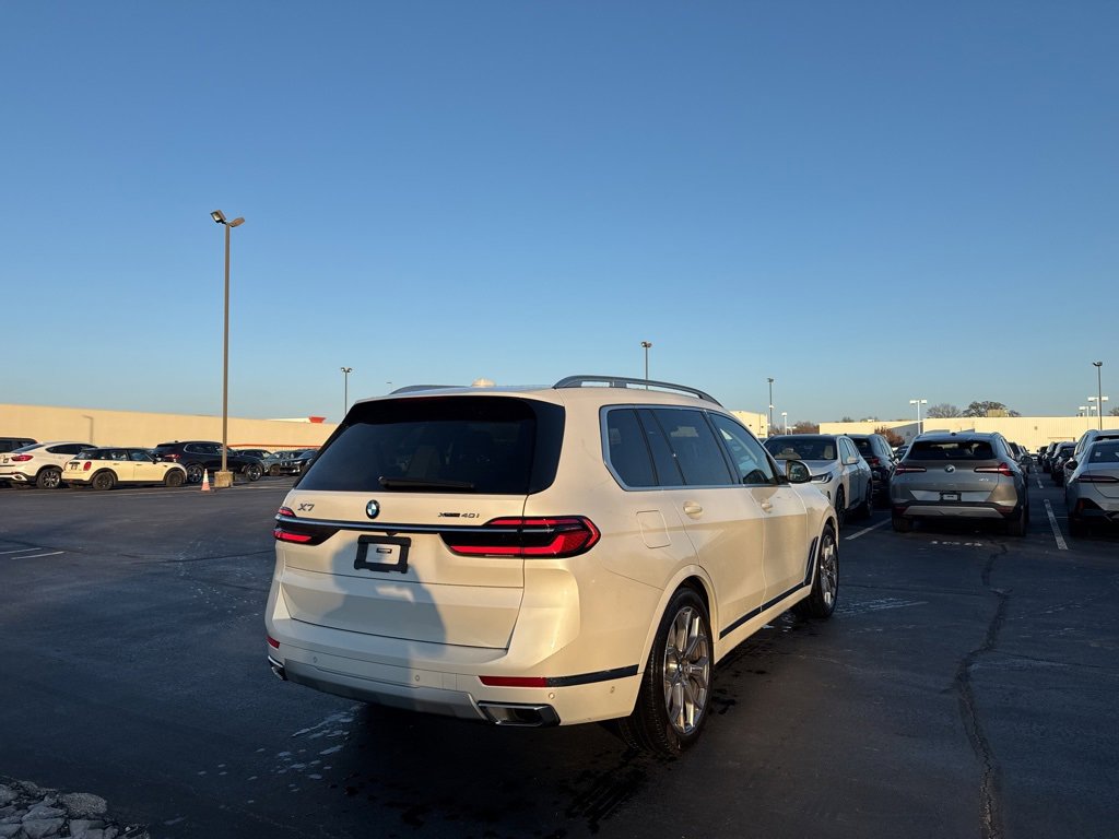 Certified 2023 BMW X7 xDrive40i w/ Premium Package image 5