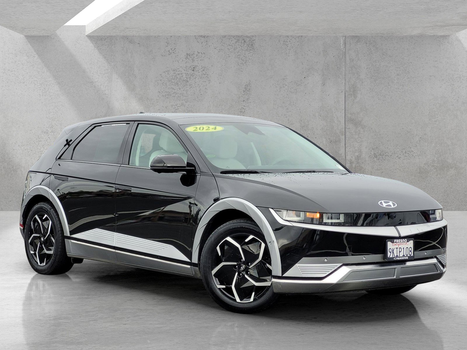 Used 2024 Hyundai Ioniq 5 Limited image 1