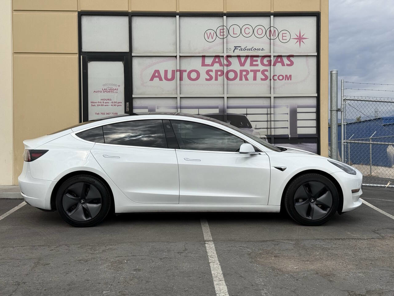 Used 2020 Tesla Model 3 Standard Range Plus image 5