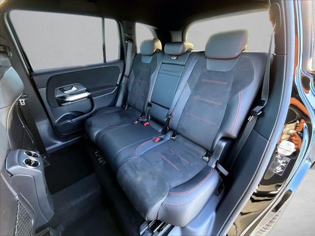 Used 2024 Mercedes-Benz GLB 250 image 28