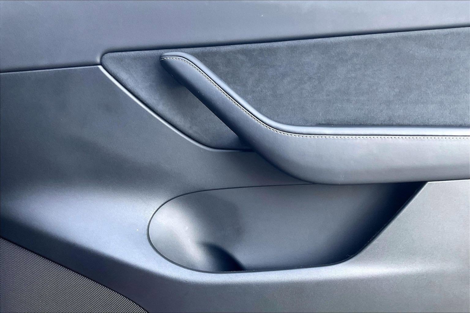 Used 2022 Tesla Model Y Long Range image 21