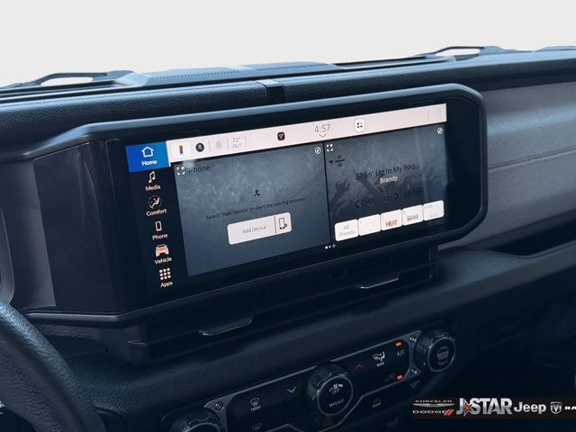 Used 2025 Jeep Gladiator Sport AWD/4WD image 19