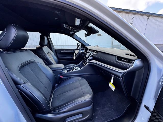 New 2025 Jeep Grand Cherokee L Altitude image 15
