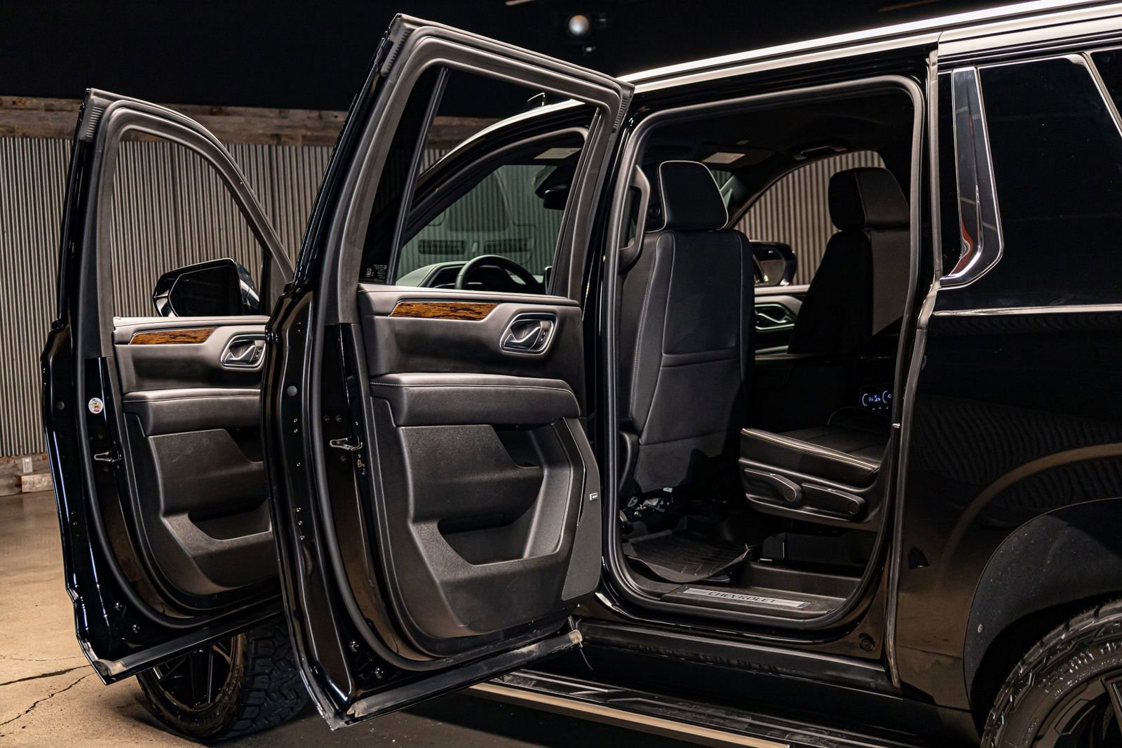 Used 2023 Chevrolet Suburban Premier w/ Max Trailering Package image 24