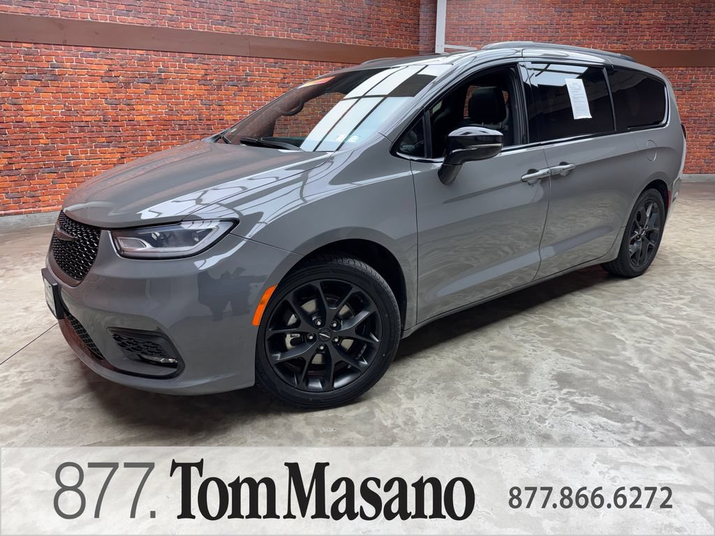 Used 2025 Chrysler Pacifica Limited FWD video 1