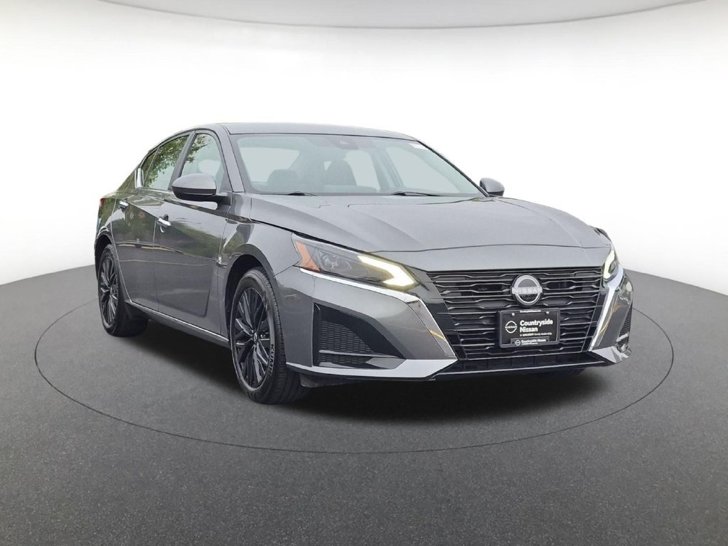 Used 2025 Nissan Altima 2.5 SV w/ SV Special Edition Package FWD image 3