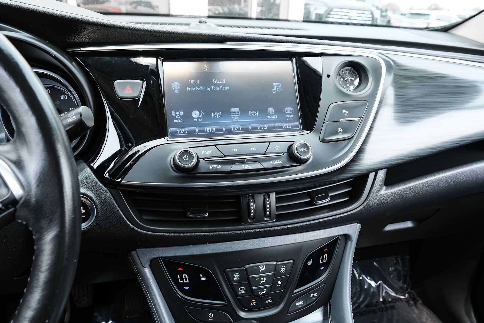 Used 2020 Buick Envision Essence FWD image 41