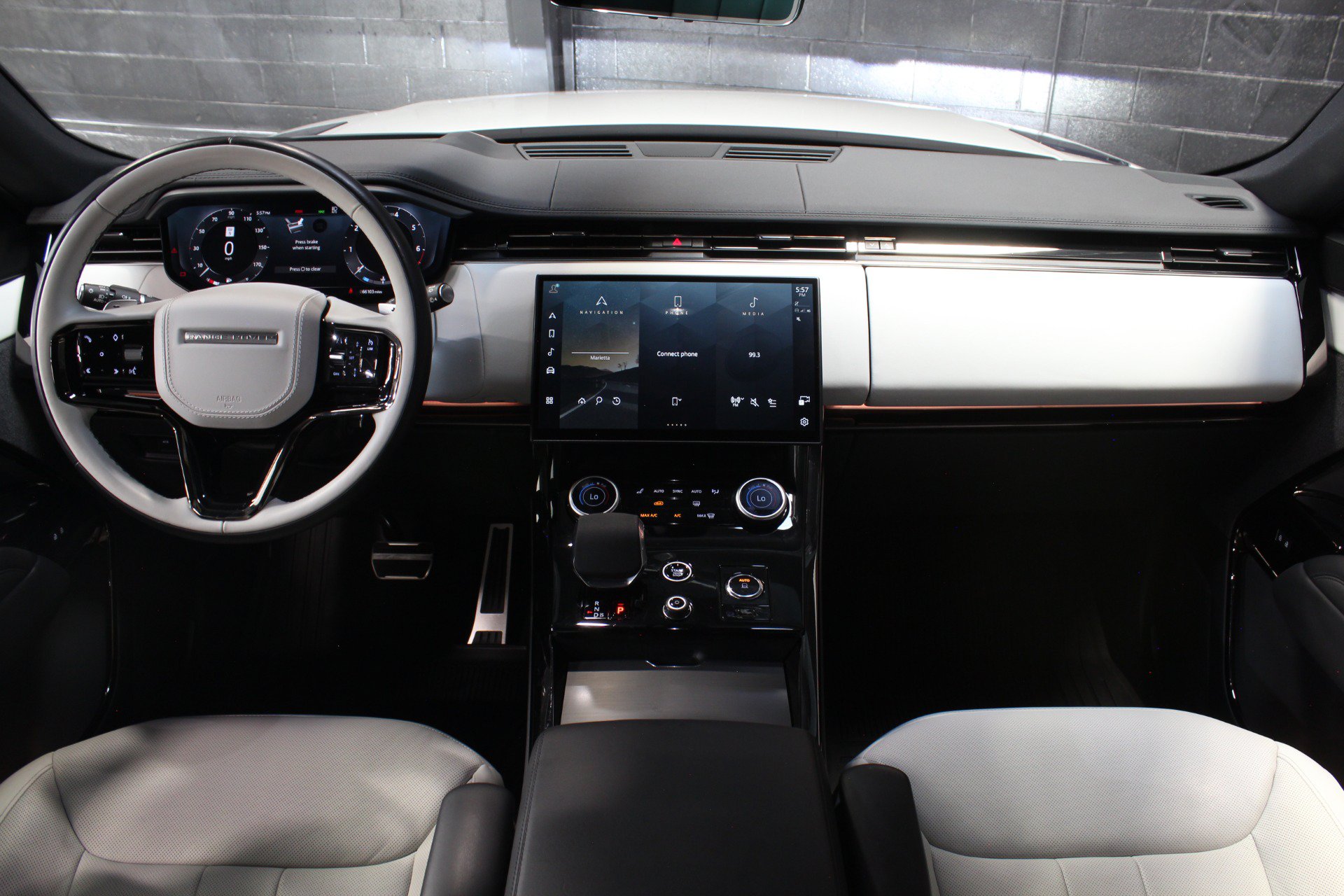 Used 2023 Land Rover Range Rover Sport SE Dynamic AWD/4WD image 25