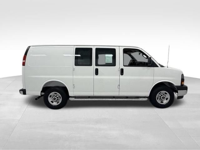 Certified 2025 GMC Savana 2500 w/ Driver Convenience Package RWD image 4