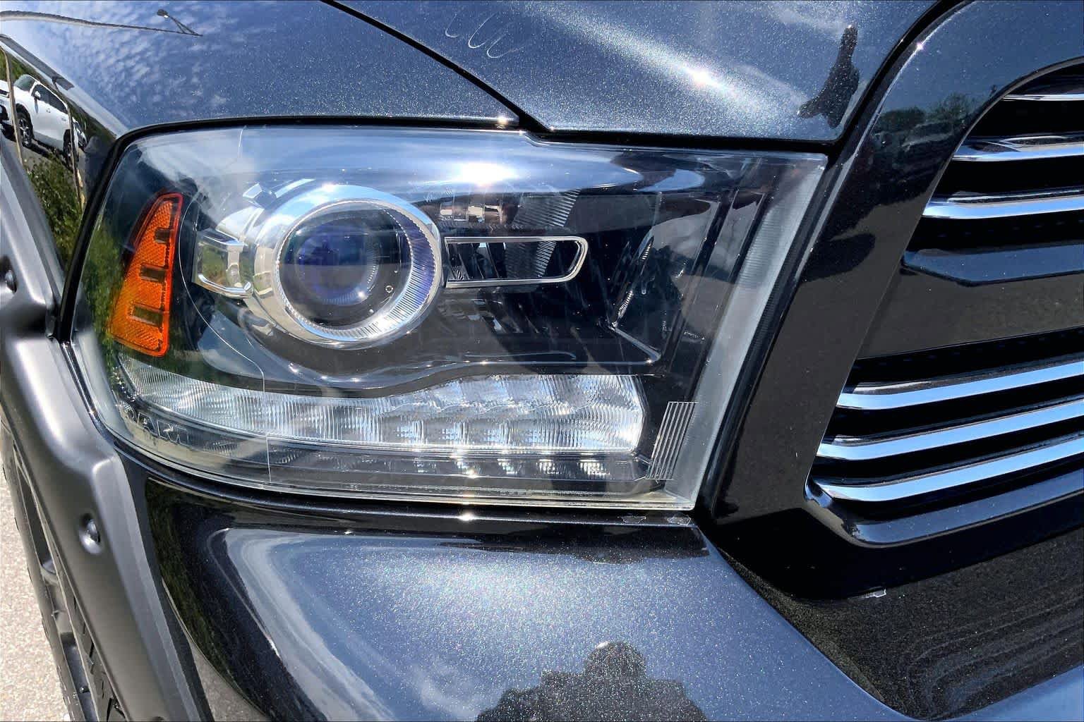 Used 2016 RAM 1500 Sport w/ Black Ram 1500 Sport Group AWD/4WD image 27
