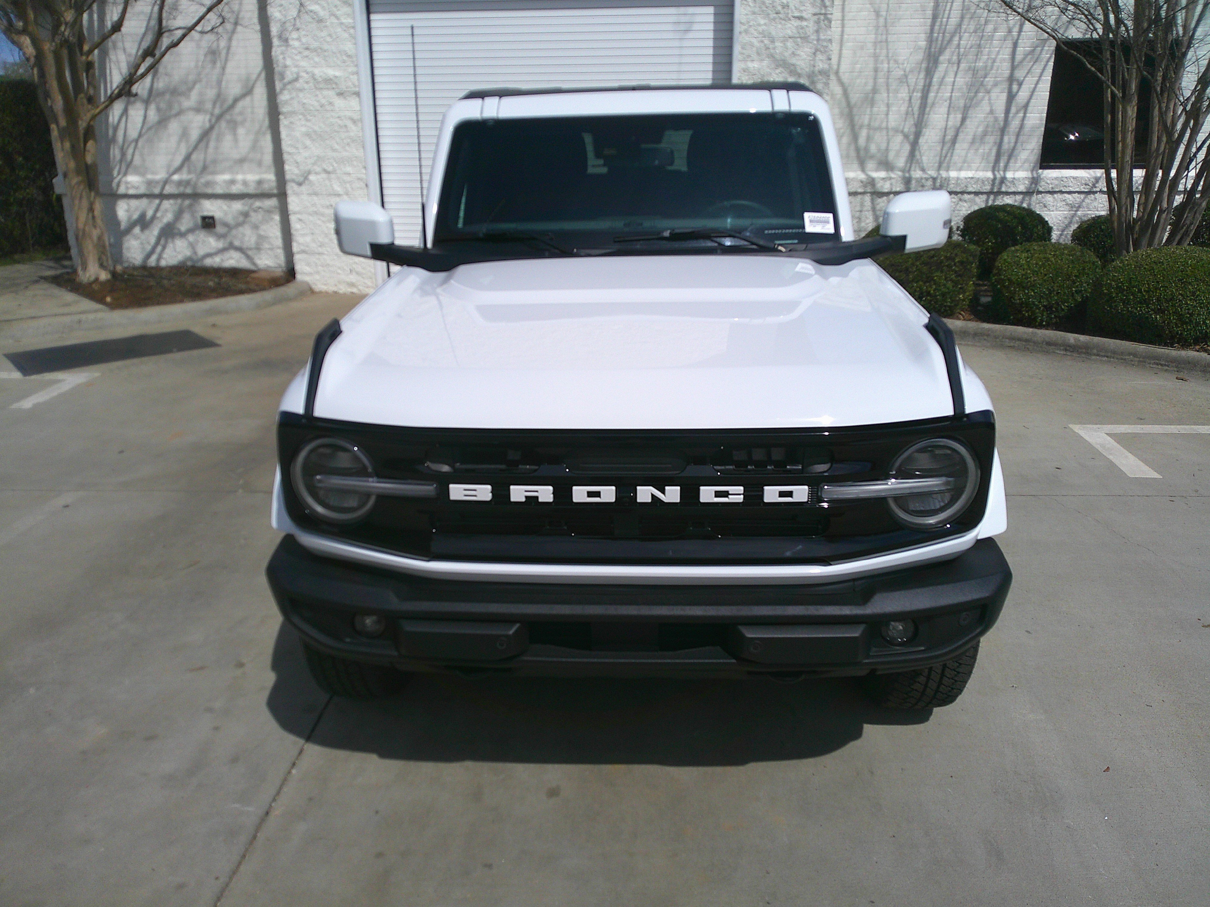 Used 2023 Ford Bronco Outer Banks image 3