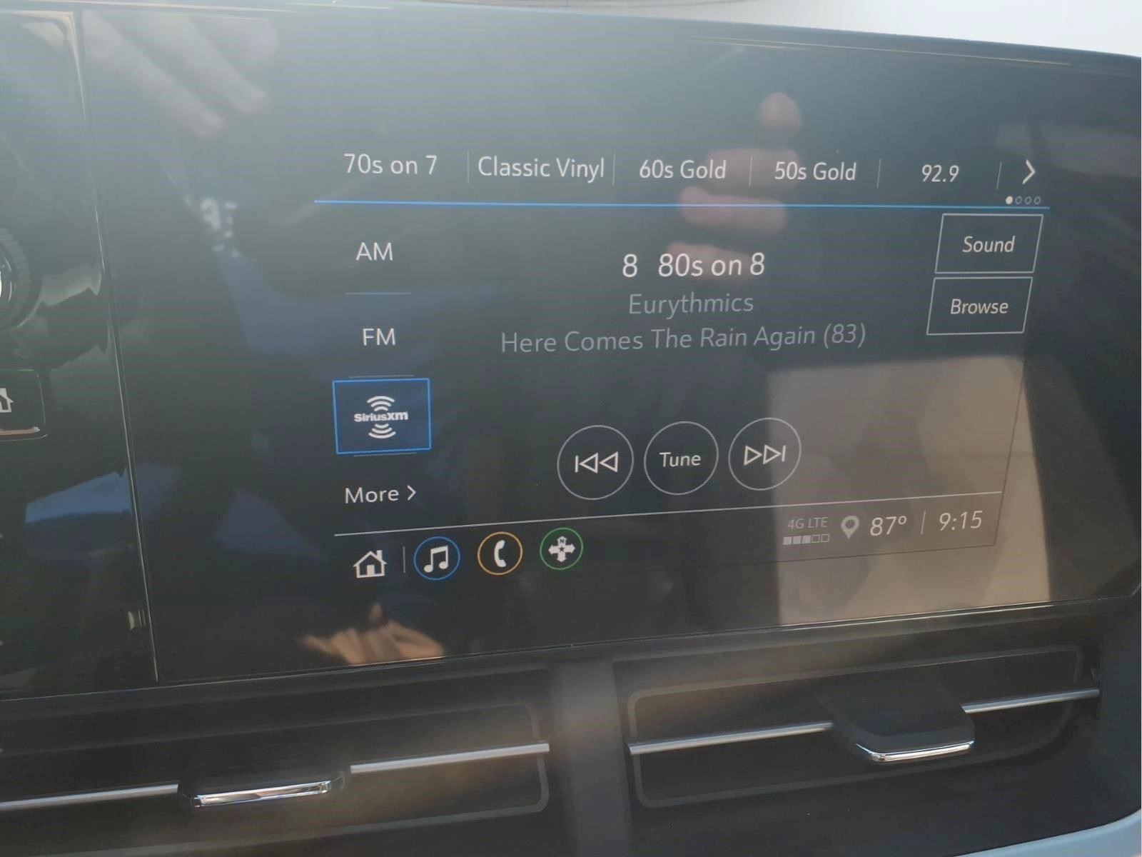 Used 2024 Chevrolet Trax RS w/ Sunroof Package FWD image 22