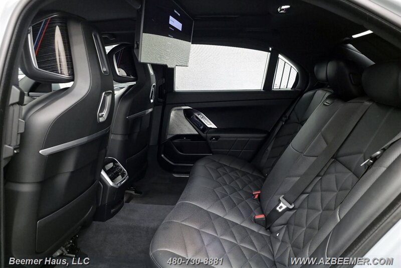 Used 2023 BMW 740i RWD image 31