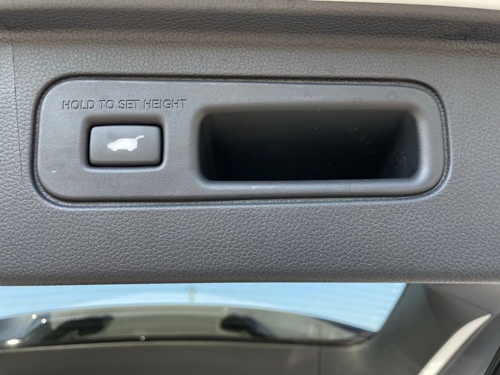 Certified 2025 Honda Pilot Touring image 39
