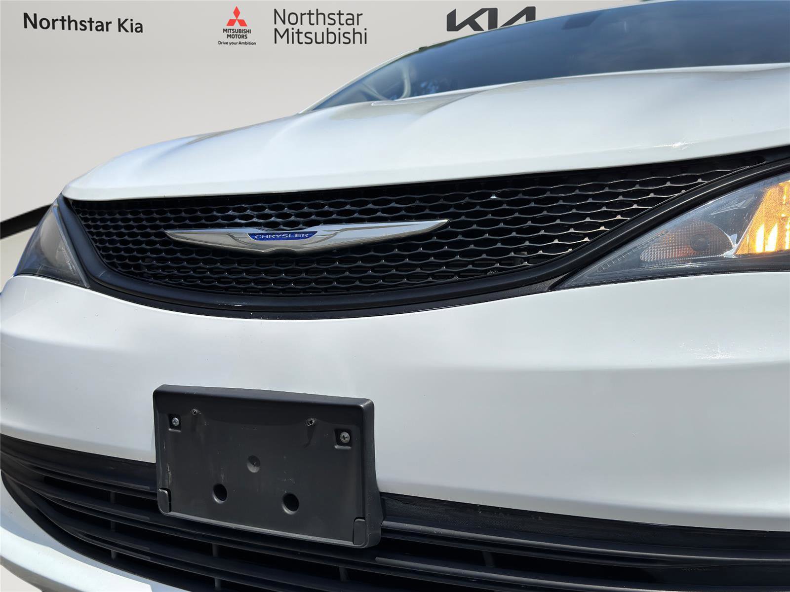 Used 2020 Chrysler Voyager L image 28