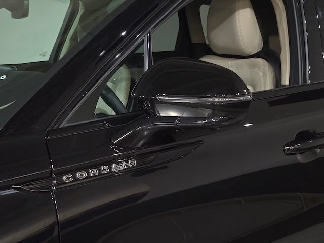 New 2025 Lincoln Corsair Reserve w/ Equipment Group 202A AWD/4WD image 11
