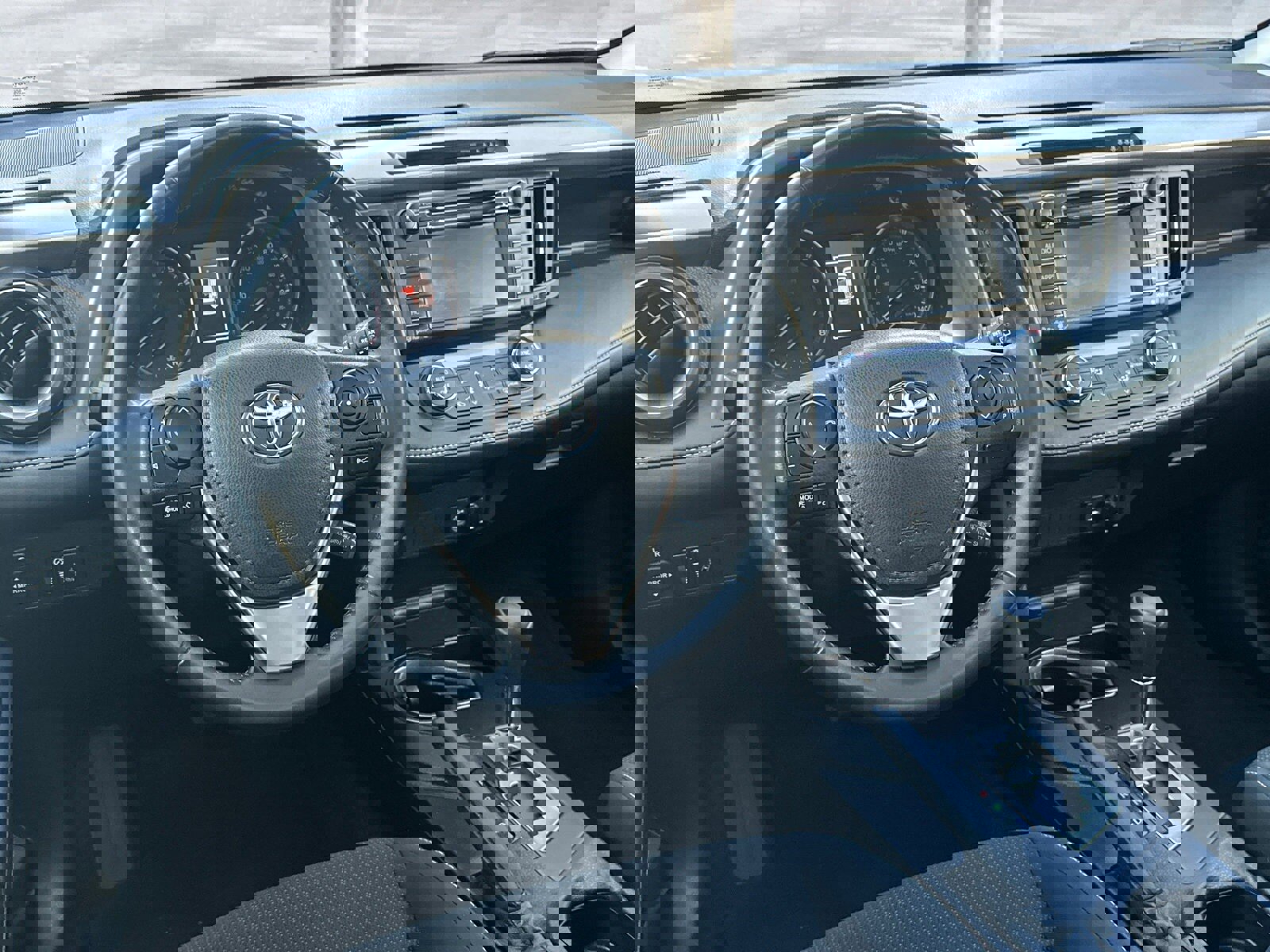 Used 2018 Toyota RAV4 XLE image 23