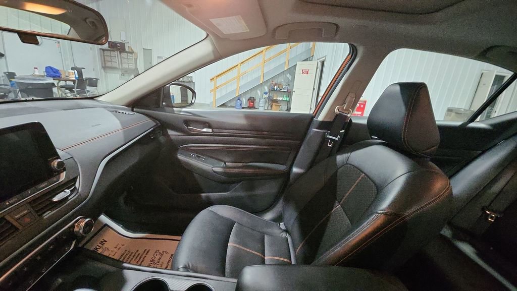 Used 2021 Nissan Altima 2.0 SR image 11