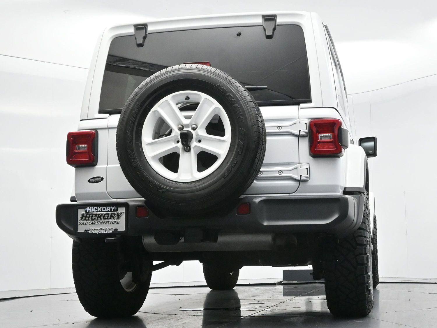 Used 2022 Jeep Wrangler Unlimited Sahara w/ LED Lighting Group AWD/4WD image 51