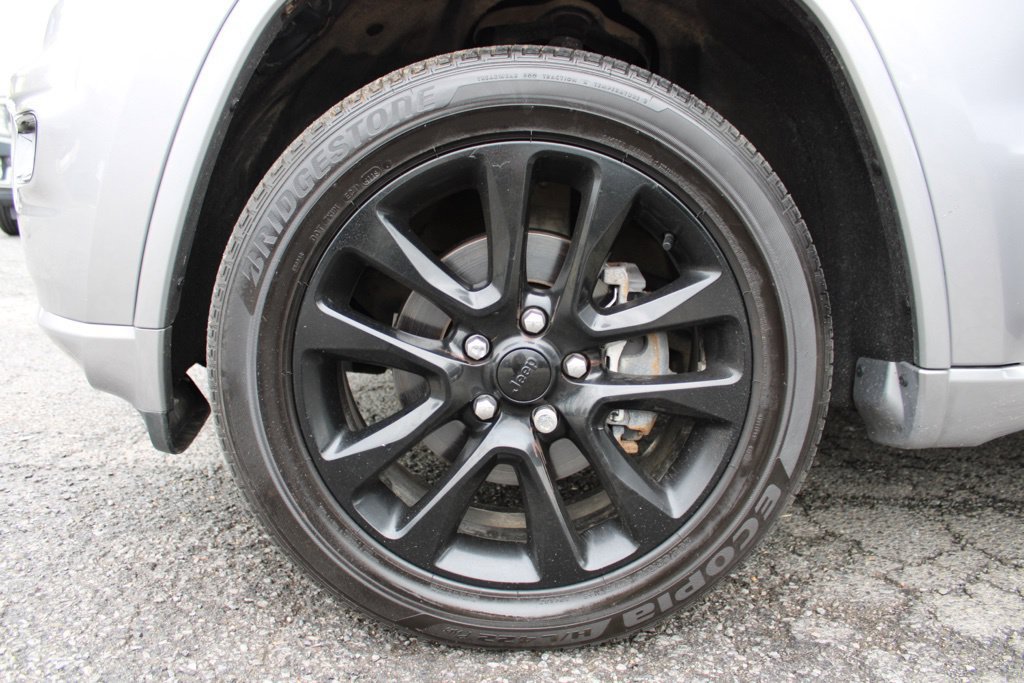 Used 2020 Jeep Grand Cherokee Altitude AWD/4WD image 27