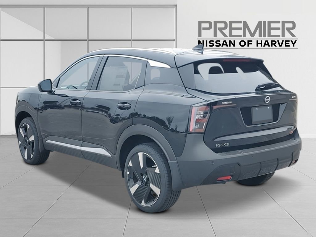 New 2026 Nissan Kicks SR FWD image 2