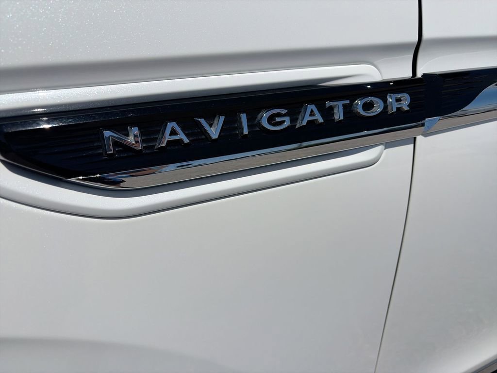 Used 2023 Lincoln Navigator Black Label AWD/4WD image 38